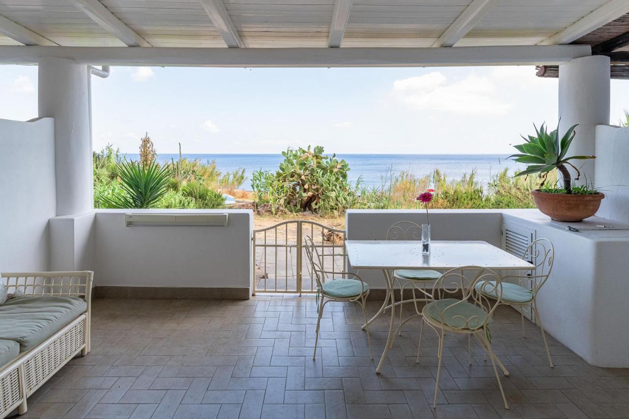 Villa Ginestra Sulla Spiaggia Di סטרומבולי מראה חיצוני תמונה