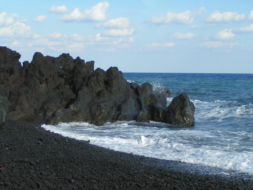 Villa Ginestra Sulla Spiaggia Di סטרומבולי חדר תמונה