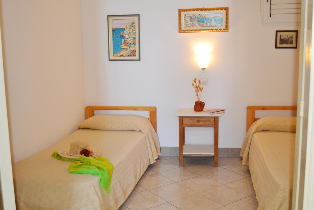 Villa Ginestra Sulla Spiaggia Di סטרומבולי מראה חיצוני תמונה